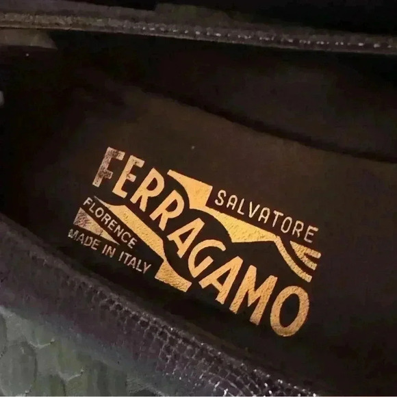 Salvatore Feragamo womens navy pumps 9.5 vintage heels snakeskin pattern shoes - Picture 11 of 13